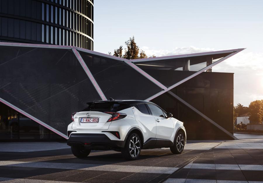  Toyota C-HR 2016 года  (WW) (фото 20 из 53)